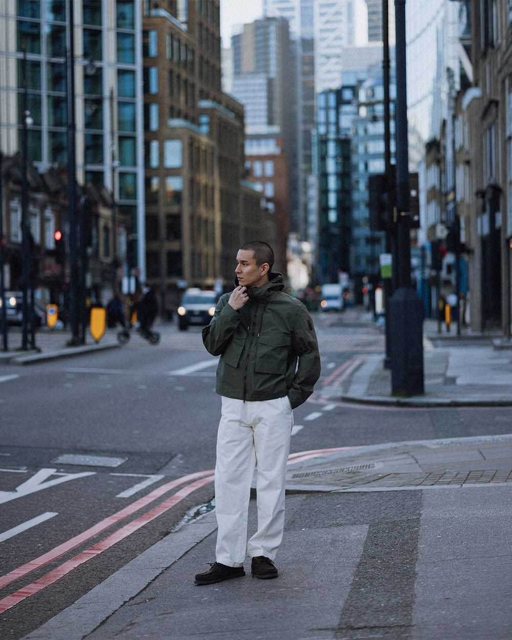 Translation missing: fr.wide-fit-trousers-in-lightweight-cotton-pmkyletcg6